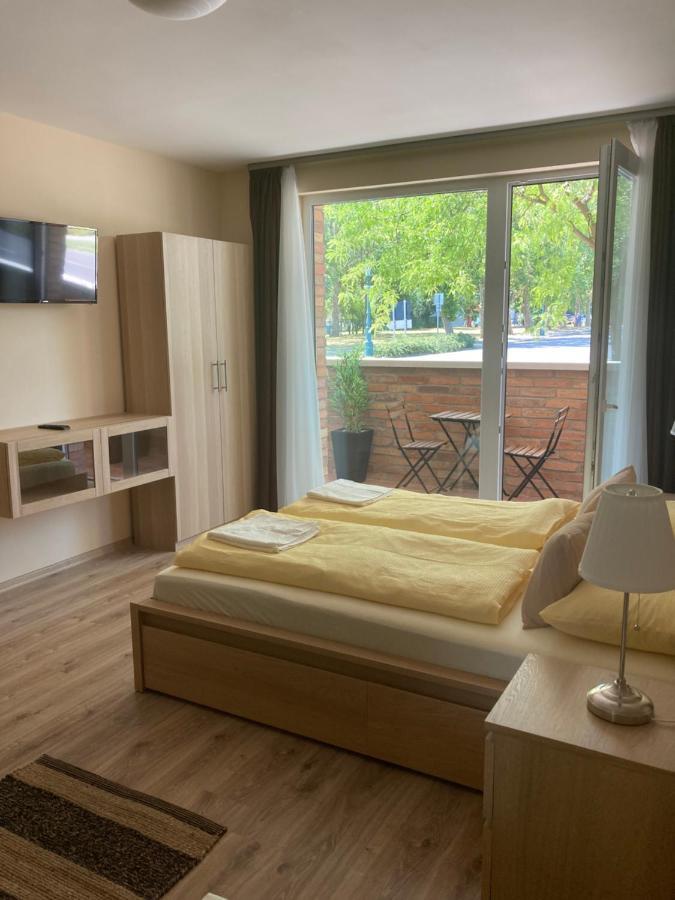 Castellum Apartmanhaz ยูลา ภายนอก รูปภาพ