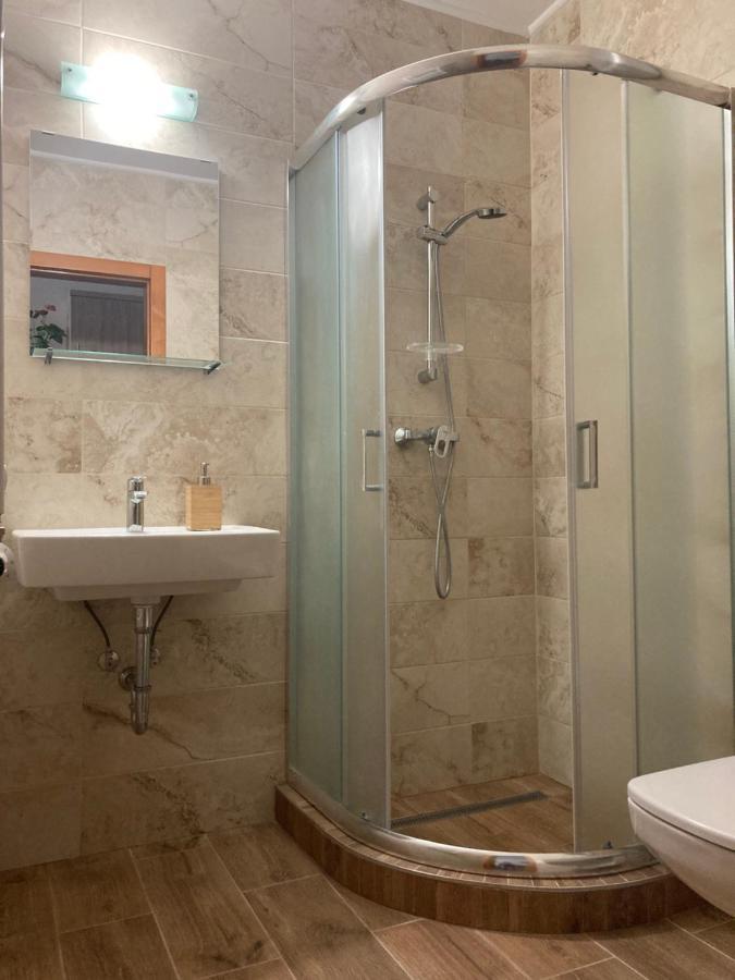Castellum Apartmanhaz ยูลา ภายนอก รูปภาพ