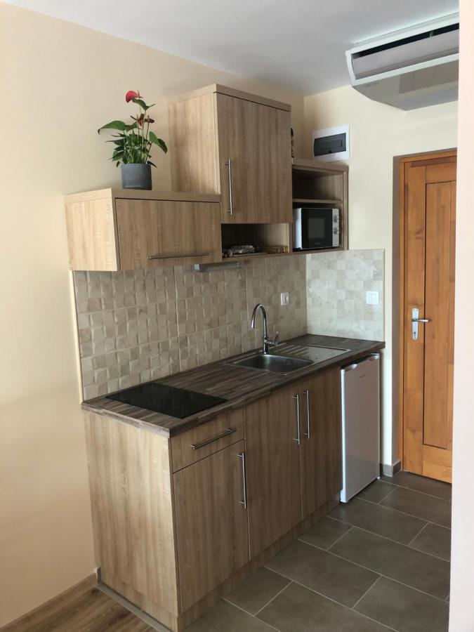 Castellum Apartmanhaz ยูลา ภายนอก รูปภาพ