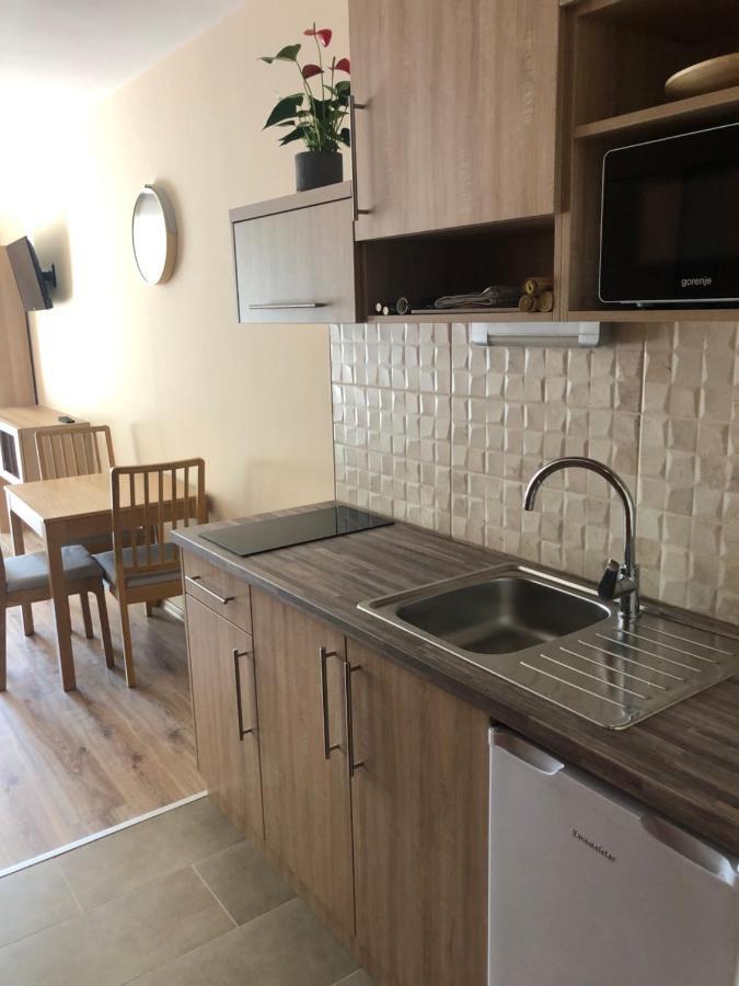 Castellum Apartmanhaz ยูลา ภายนอก รูปภาพ