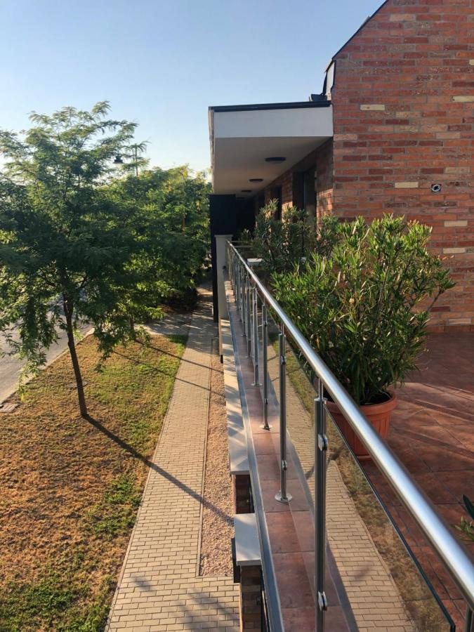Castellum Apartmanhaz ยูลา ภายนอก รูปภาพ