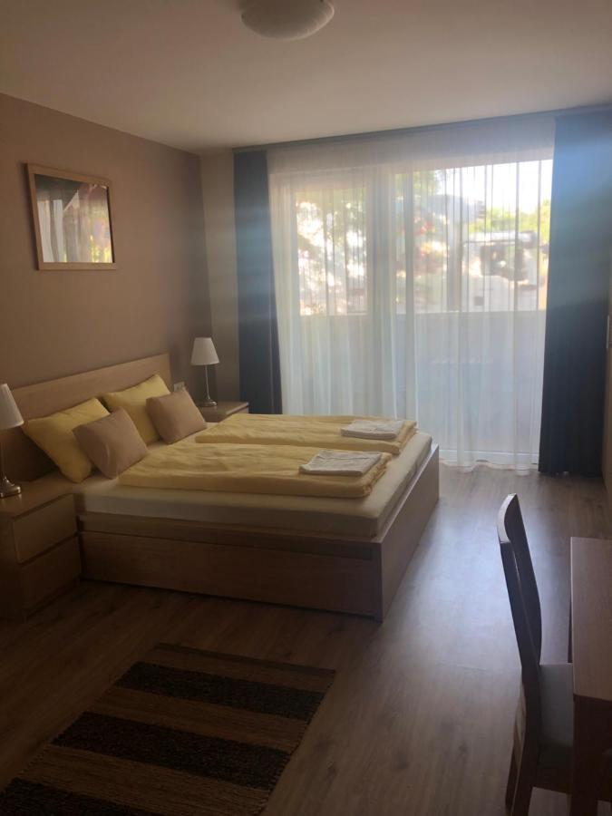 Castellum Apartmanhaz ยูลา ภายนอก รูปภาพ
