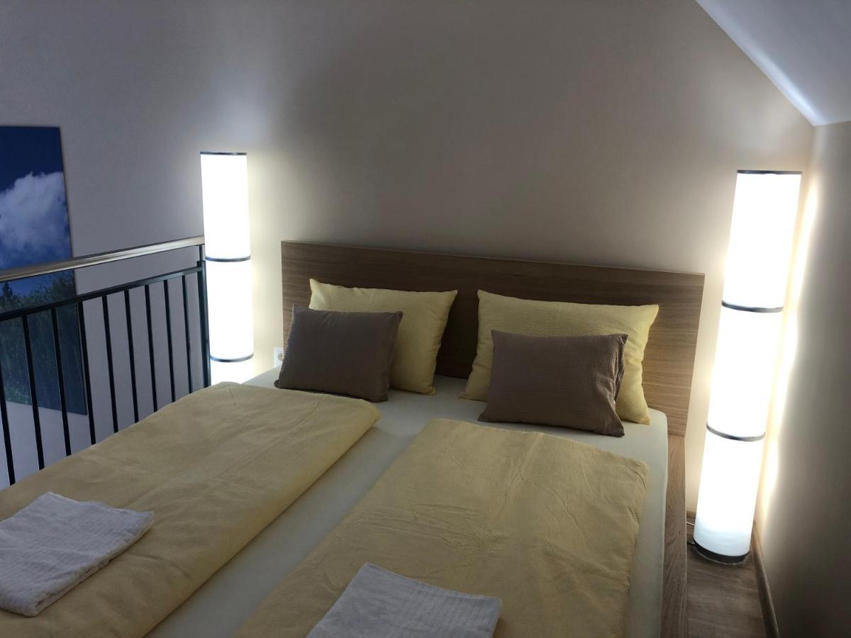 Castellum Apartmanhaz ยูลา ภายนอก รูปภาพ