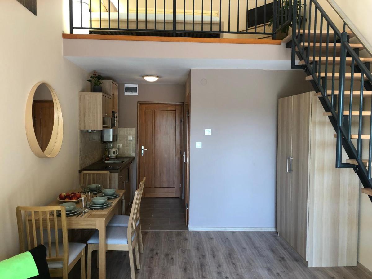 Castellum Apartmanhaz ยูลา ภายนอก รูปภาพ