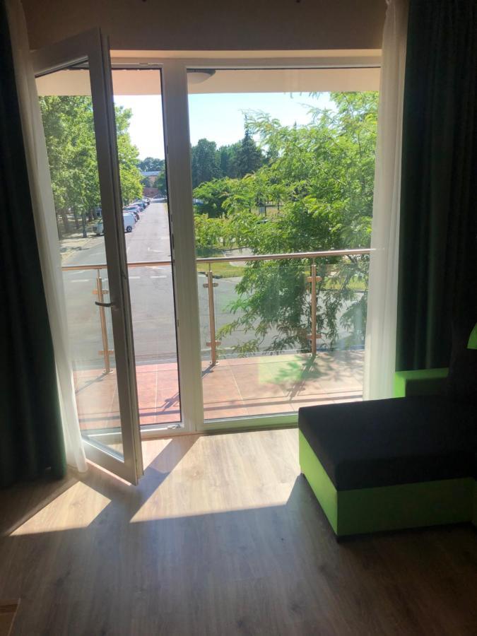 Castellum Apartmanhaz ยูลา ภายนอก รูปภาพ