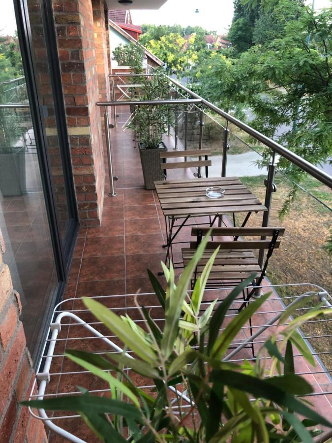 Castellum Apartmanhaz ยูลา ภายนอก รูปภาพ