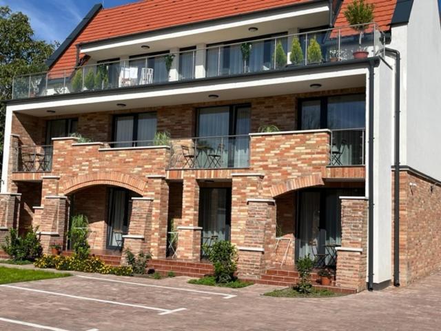 Castellum Apartmanhaz ยูลา ภายนอก รูปภาพ