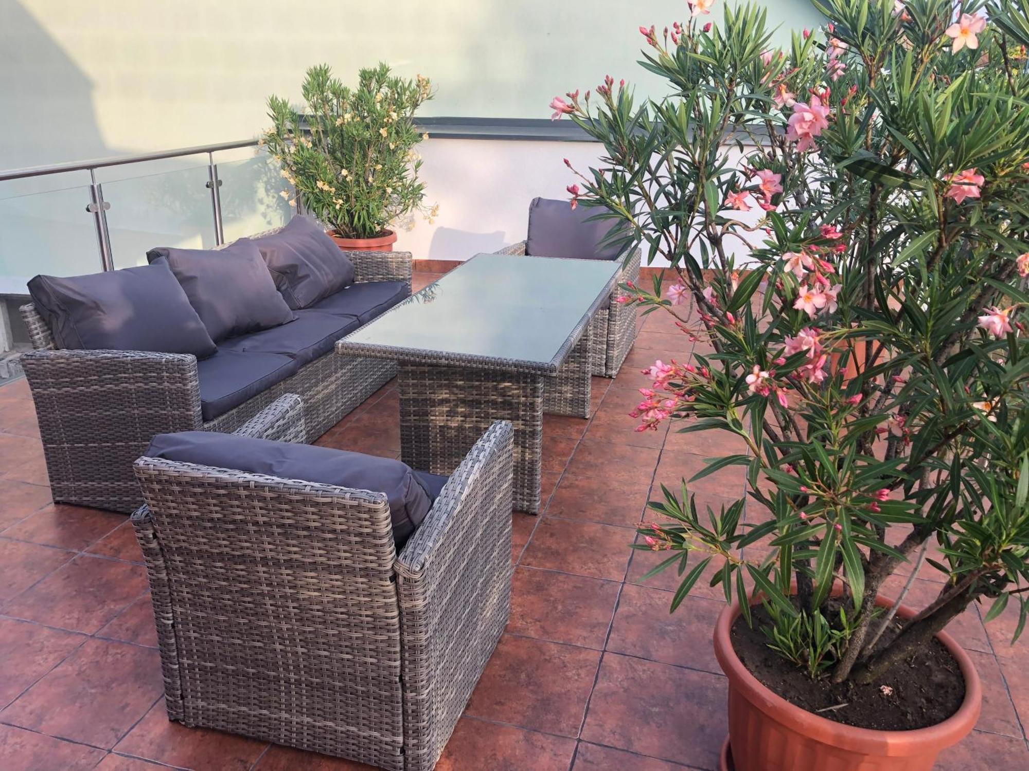 Castellum Apartmanhaz ยูลา ภายนอก รูปภาพ